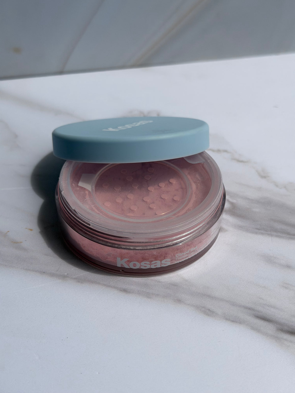 Kosas-Mini Cloud Set Loose Powder-Translucent Setting + Blurring Powder tono- candy