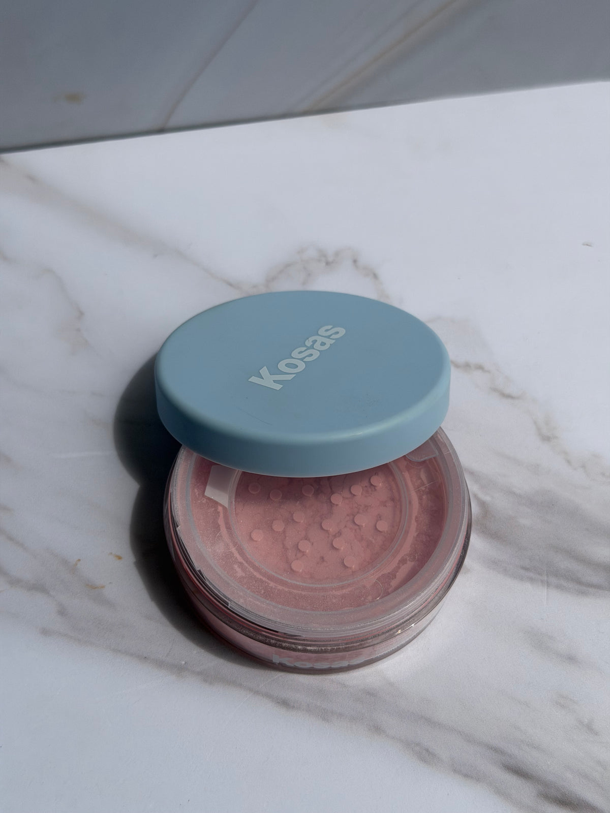 Kosas-Mini Cloud Set Loose Powder-Translucent Setting + Blurring Powder tono- candy