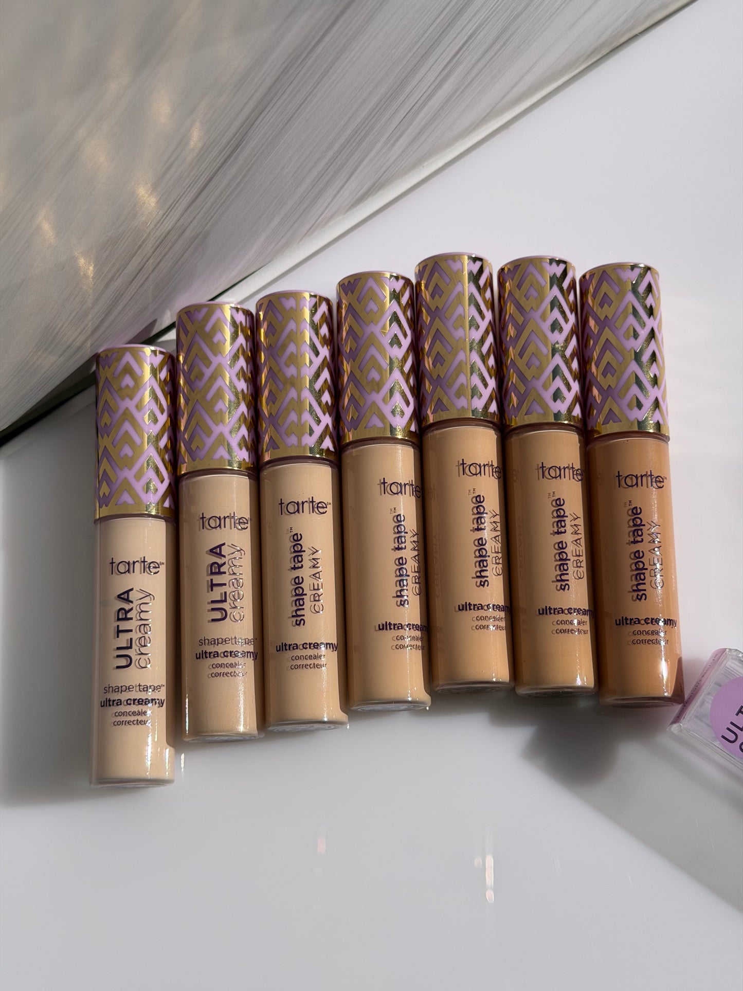 Shape Tape Ultra Creamy Concealer Tarte