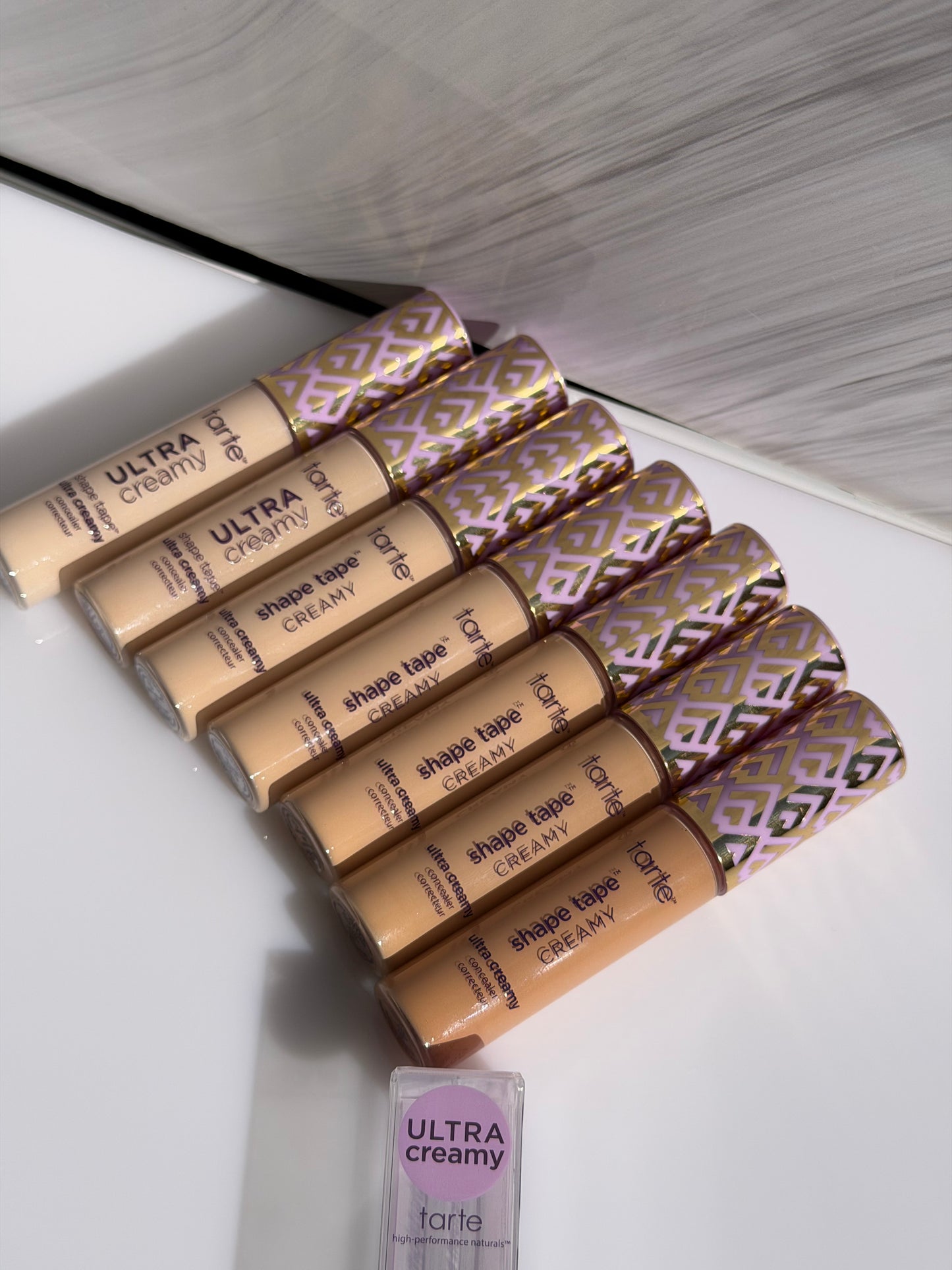 Shape Tape Ultra Creamy Concealer Tarte