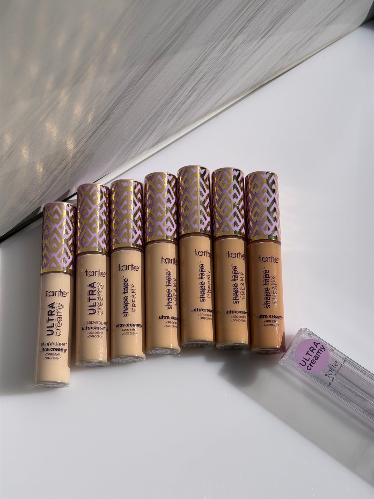 Shape Tape Ultra Creamy Concealer Tarte