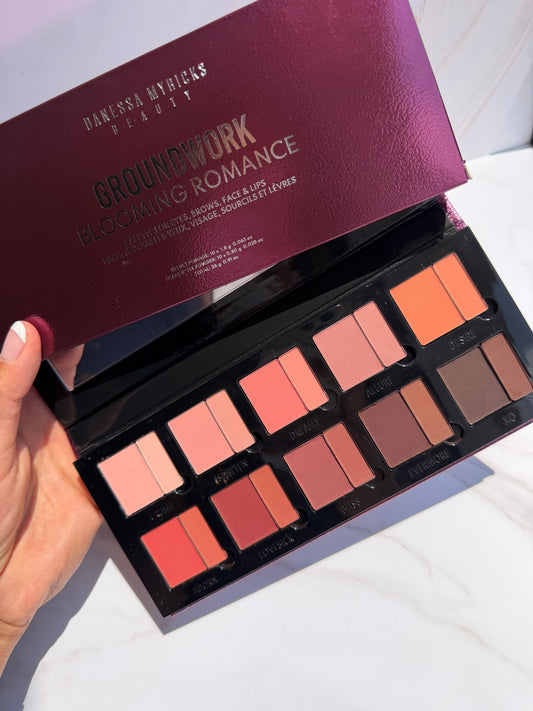 Danessa Myricks Beauty Groundwork: Blooming Romance - Palette For Eyes, Brows, Face & Lips