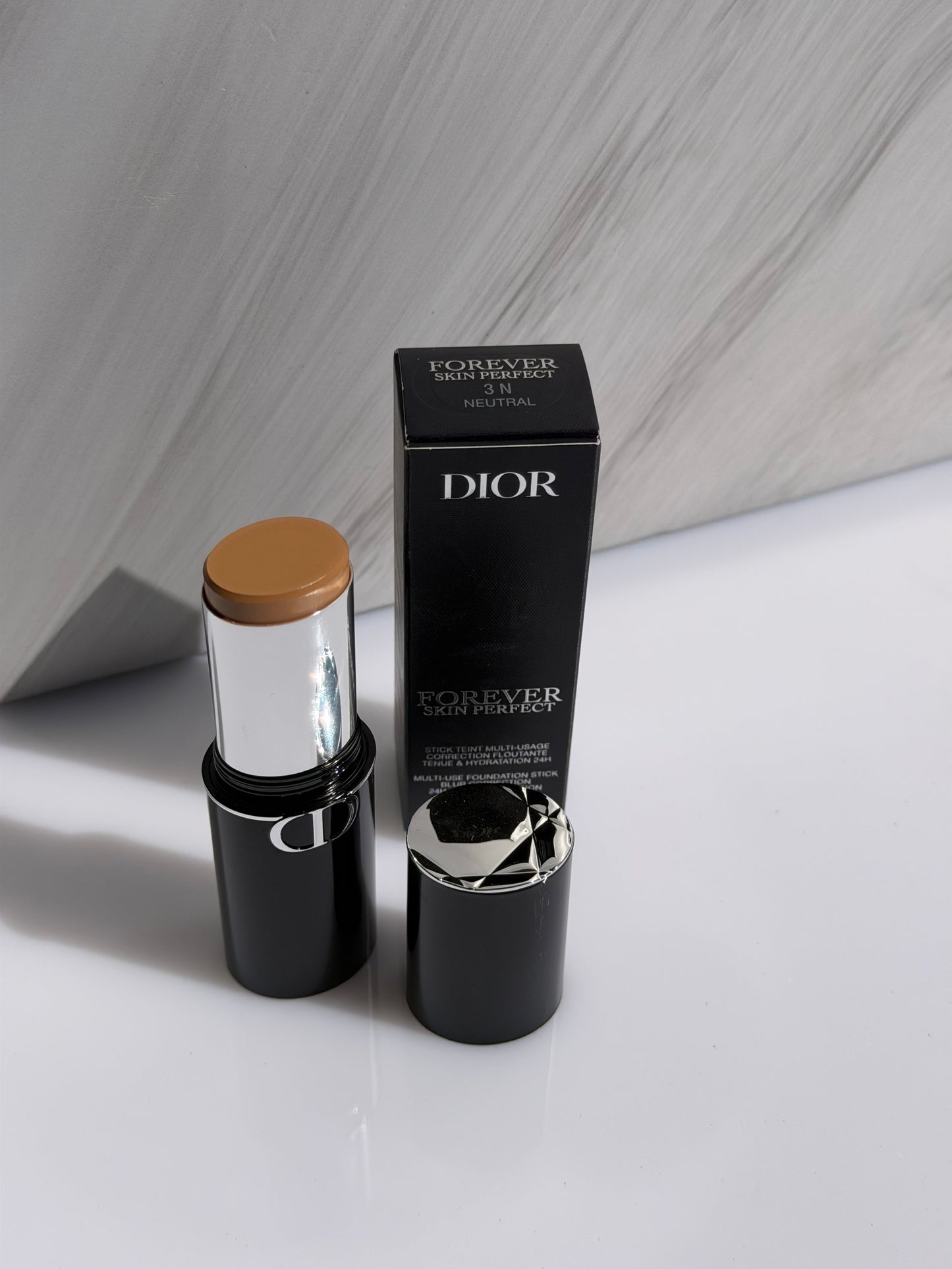 DIOR Forever Skin Perfect 24H Multi-Use Foundation Stick Tono- 3 N