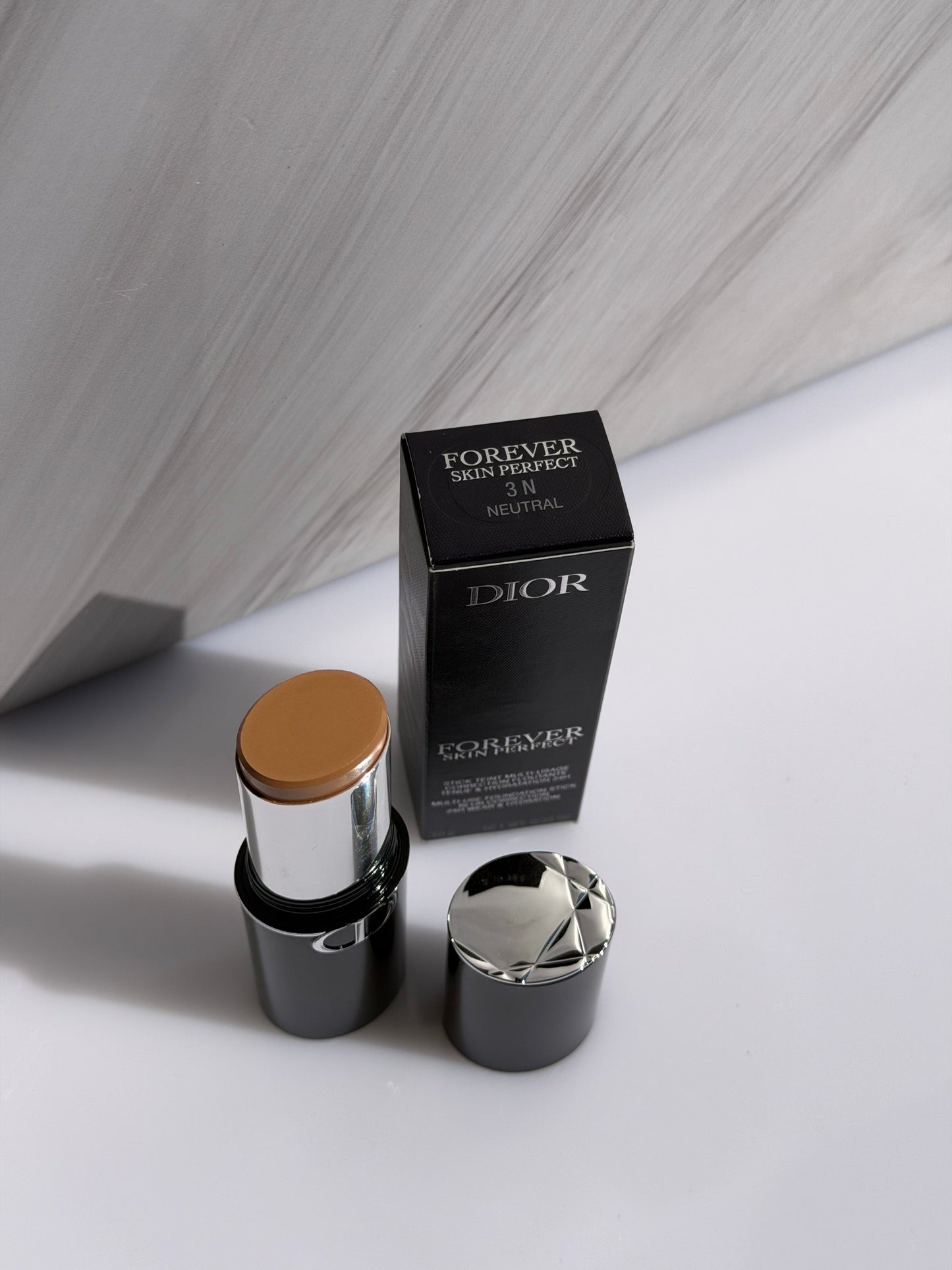 DIOR Forever Skin Perfect 24H Multi-Use Foundation Stick Tono- 3 N