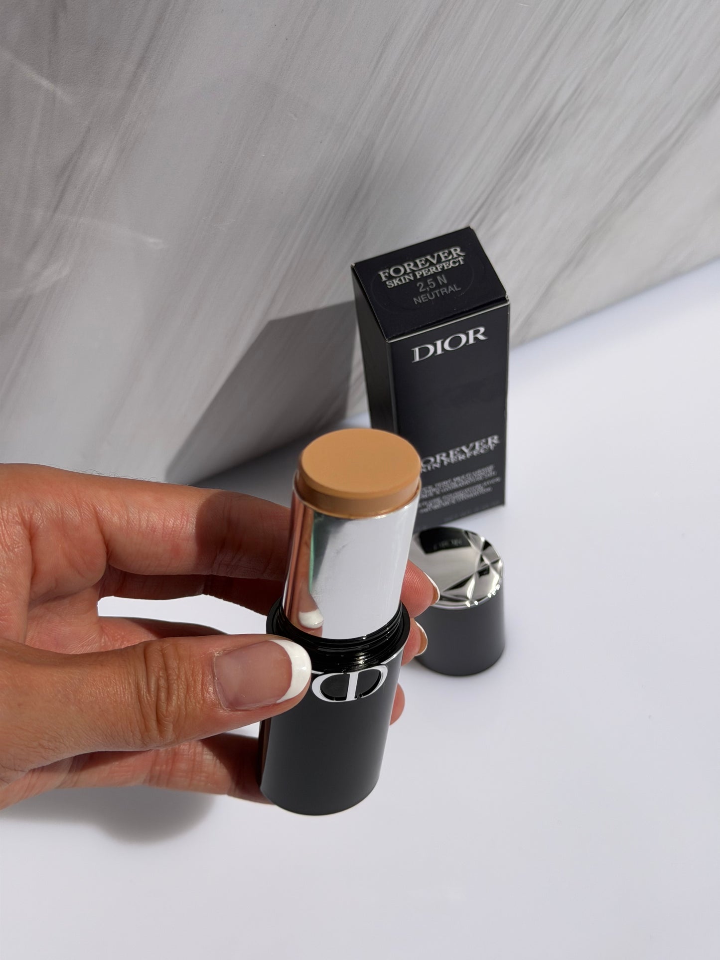 DIOR Forever Skin Perfect 24H Multi-Use Foundation Stick Tono- 2,5 N