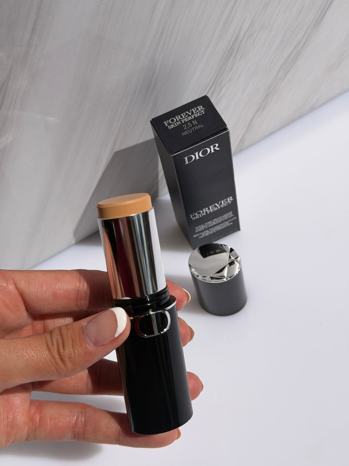DIOR Forever Skin Perfect 24H Multi-Use Foundation Stick Tono- 2,5 N