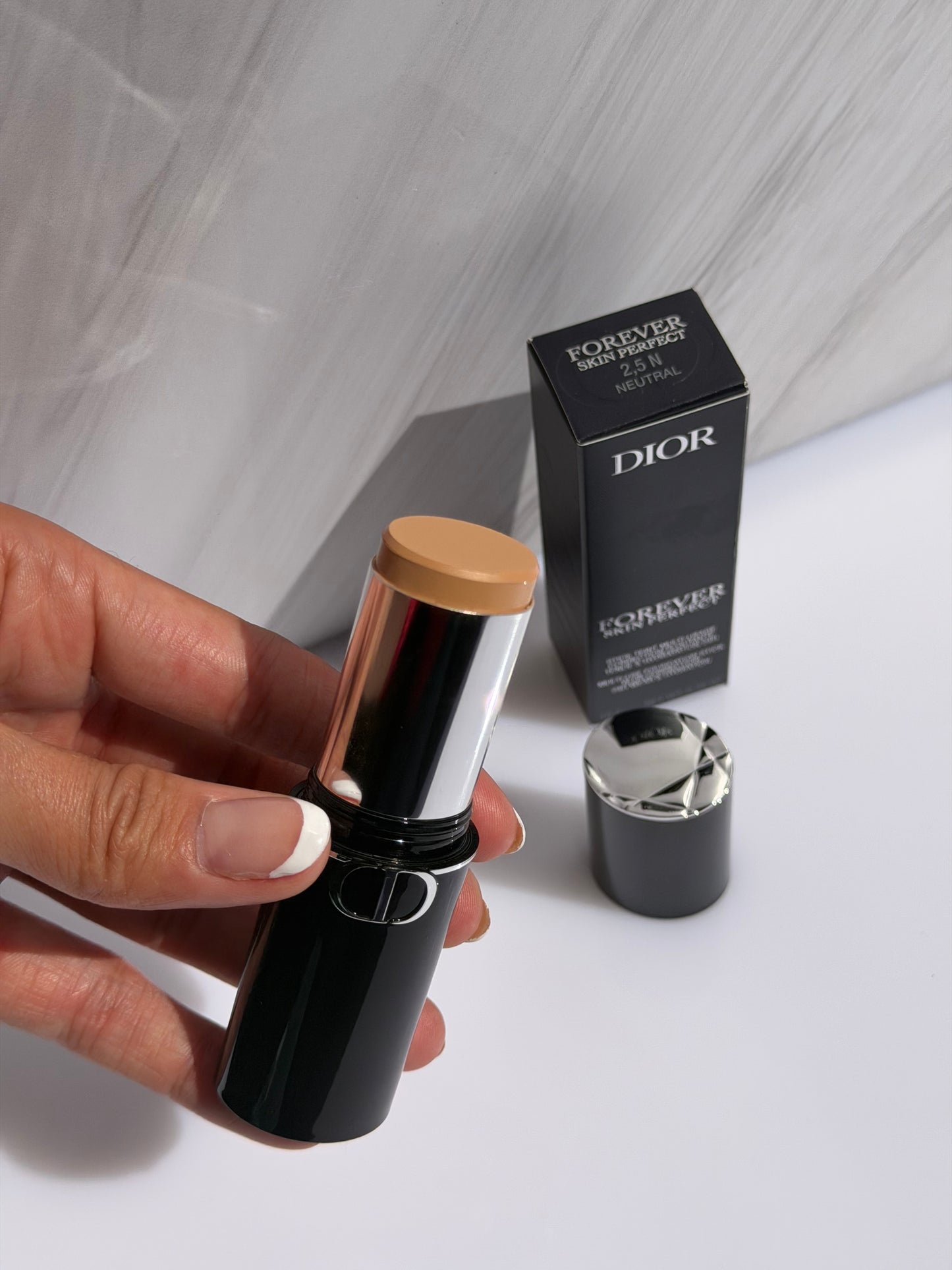 DIOR Forever Skin Perfect 24H Multi-Use Foundation Stick Tono- 2,5 N