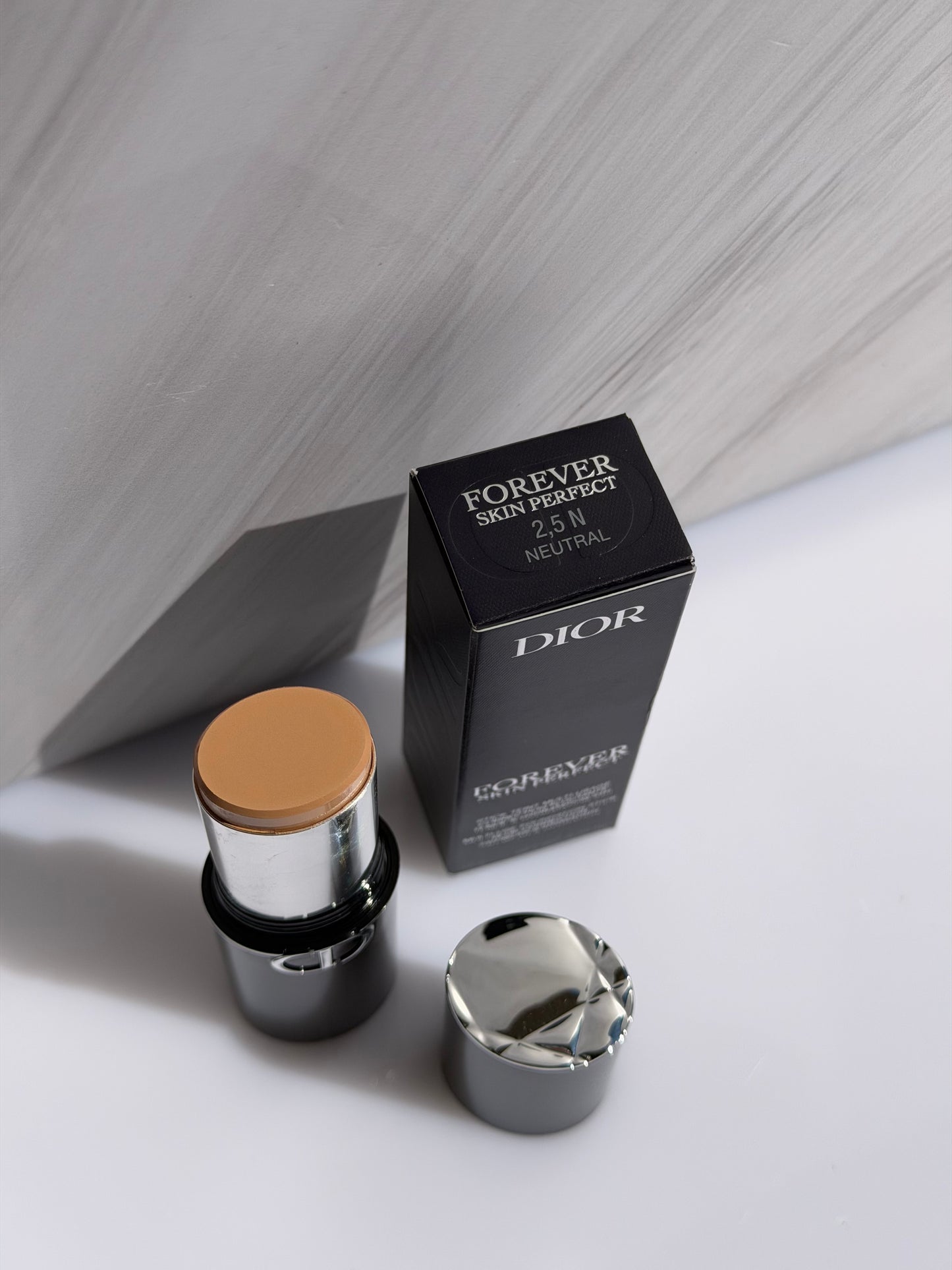 DIOR Forever Skin Perfect 24H Multi-Use Foundation Stick Tono- 2,5 N