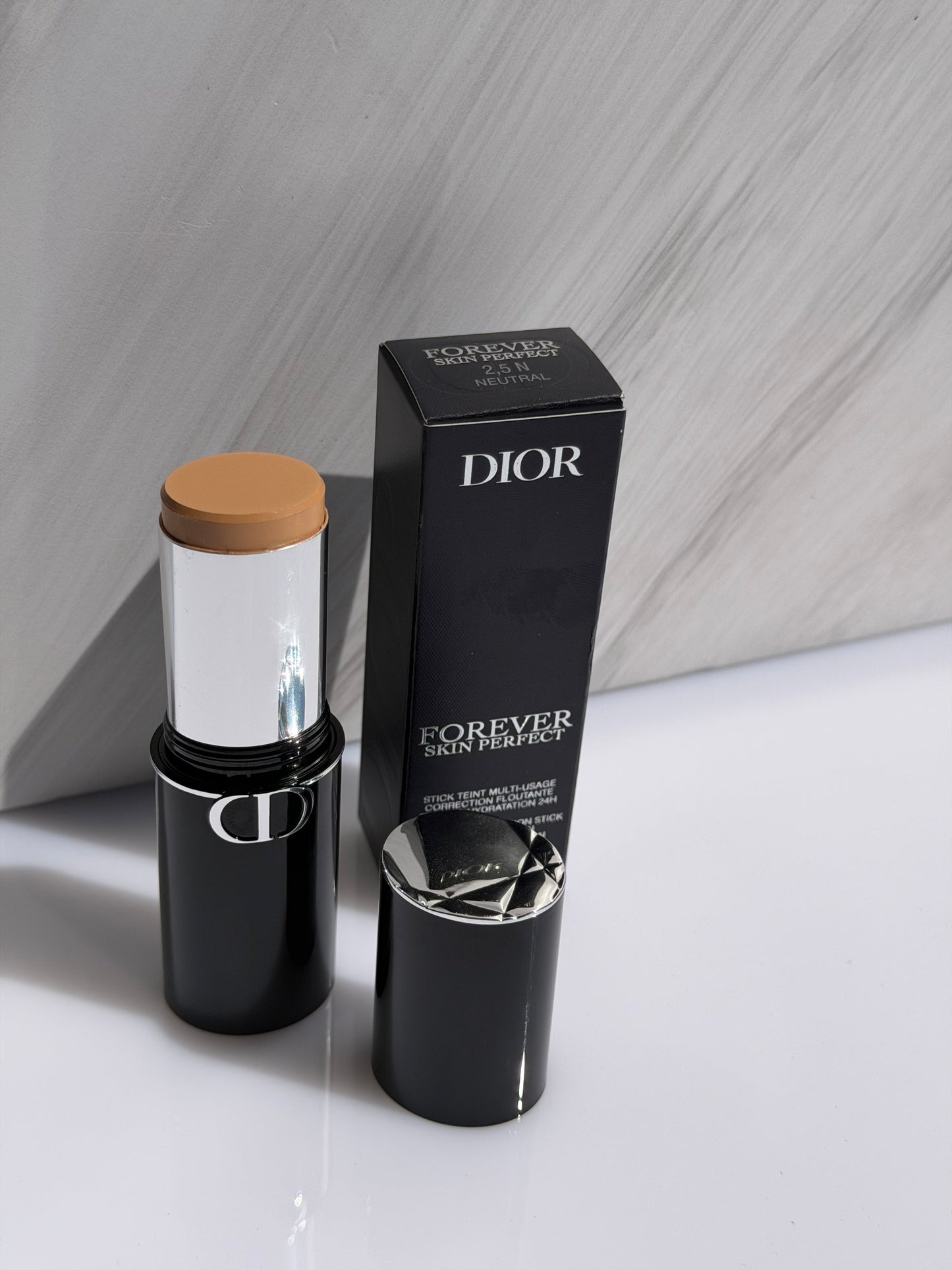 DIOR Forever Skin Perfect 24H Multi-Use Foundation Stick Tono- 2,5 N