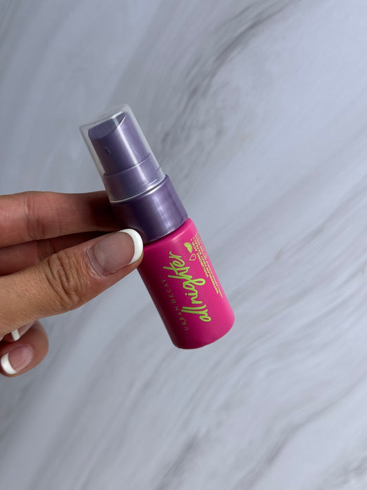 MINI Urban Decay 
All Nighter Hydrating Hyaluronic Acid Dewy Setting Spray 15ml (sin caja)