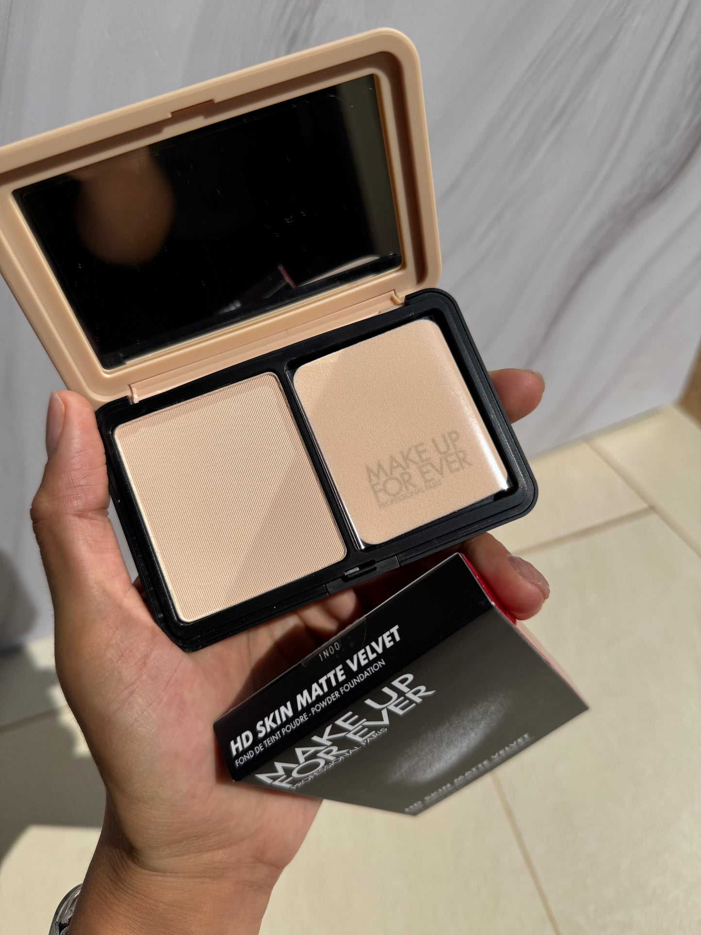 MAKE UP FOR EVER HD Skin Matte Velvet Blurring Powder Foundation