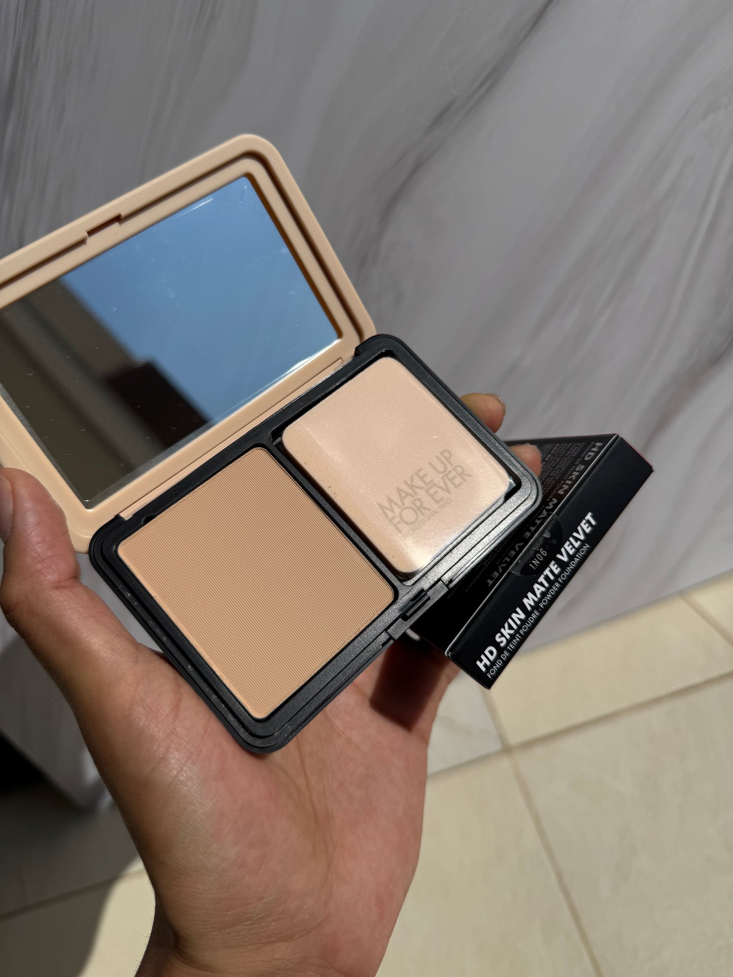 MAKE UP FOR EVER HD Skin Matte Velvet Blurring Powder Foundation