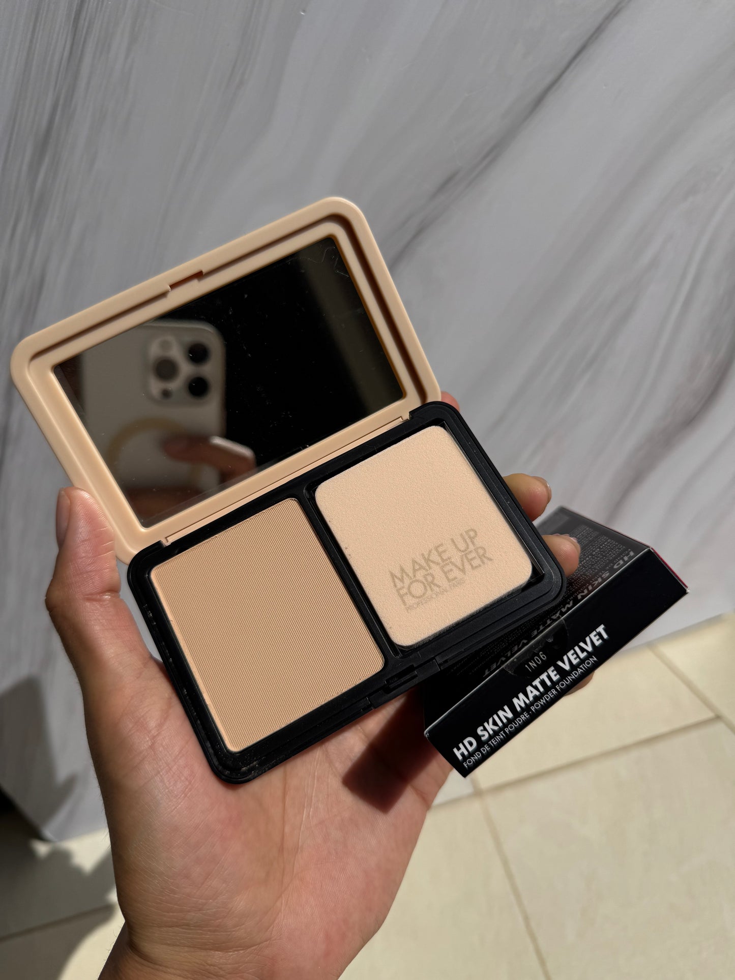 MAKE UP FOR EVER HD Skin Matte Velvet Blurring Powder Foundation