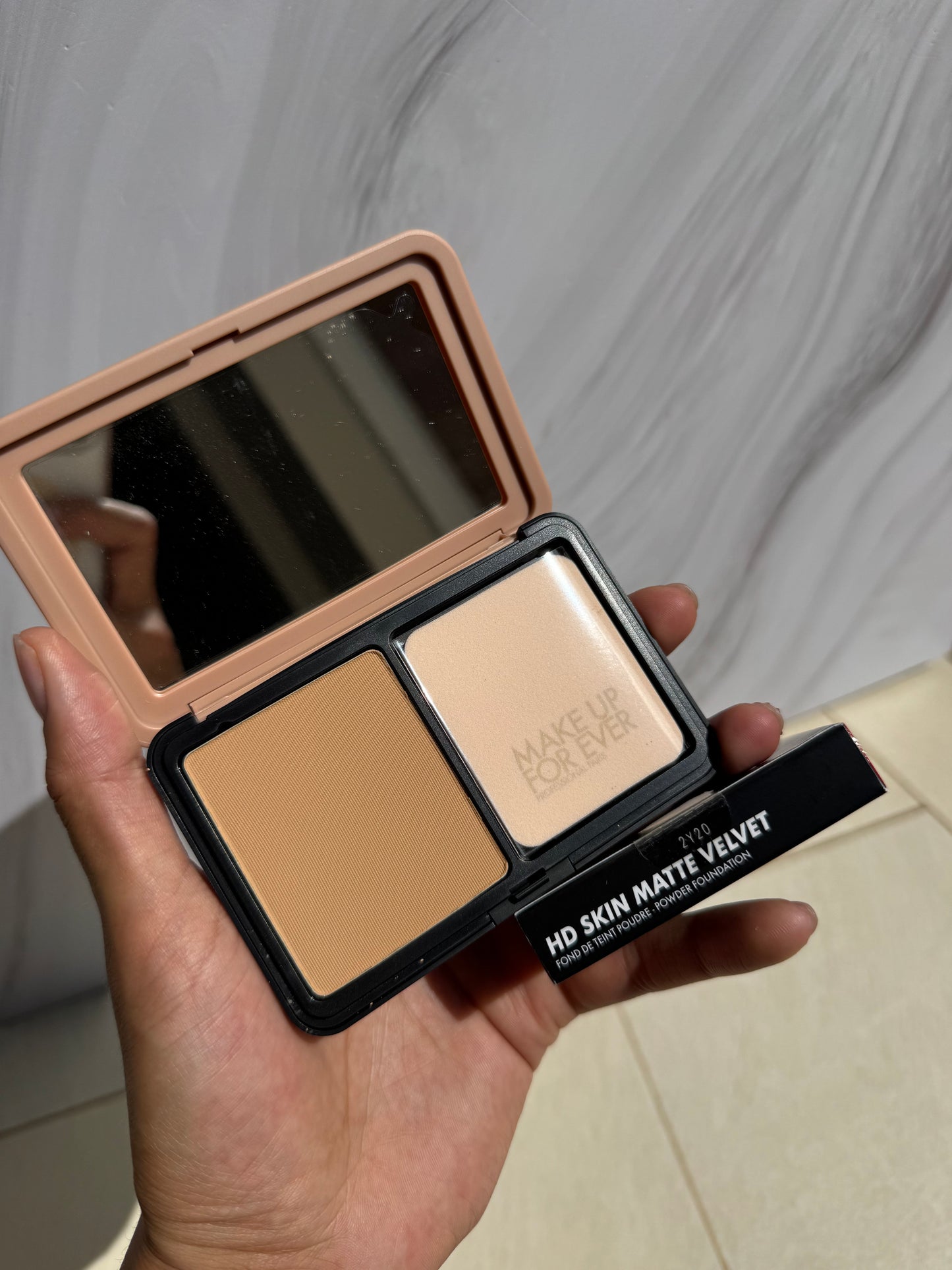 MAKE UP FOR EVER HD Skin Matte Velvet Blurring Powder Foundation