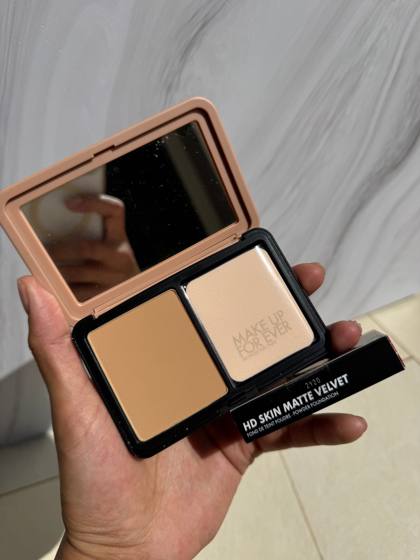 MAKE UP FOR EVER HD Skin Matte Velvet Blurring Powder Foundation