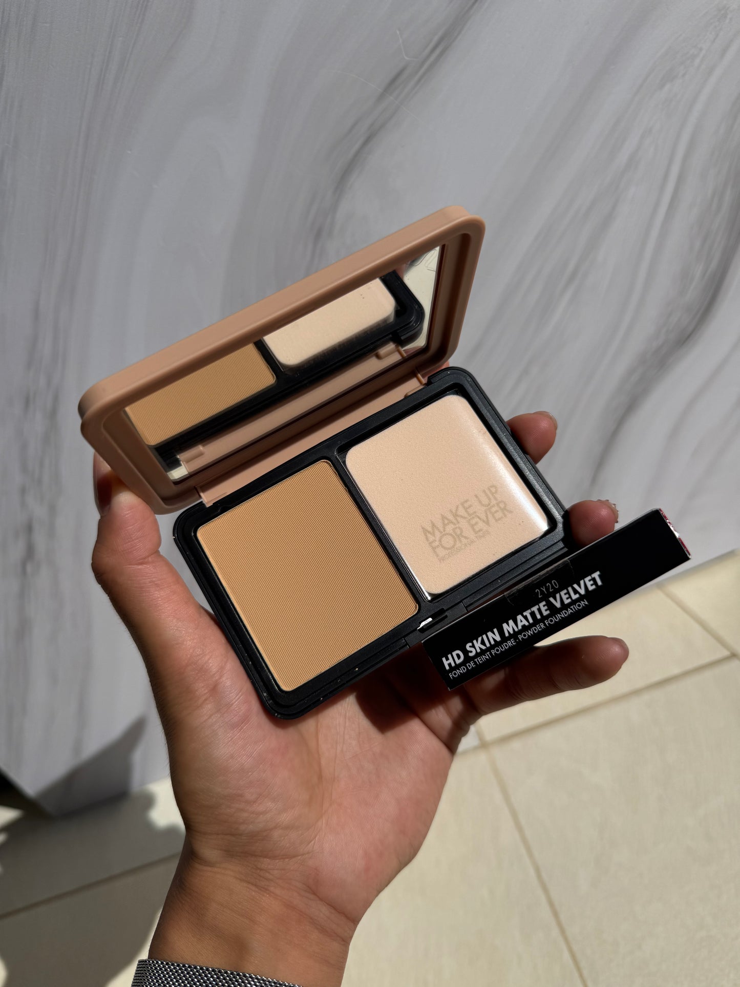 MAKE UP FOR EVER HD Skin Matte Velvet Blurring Powder Foundation