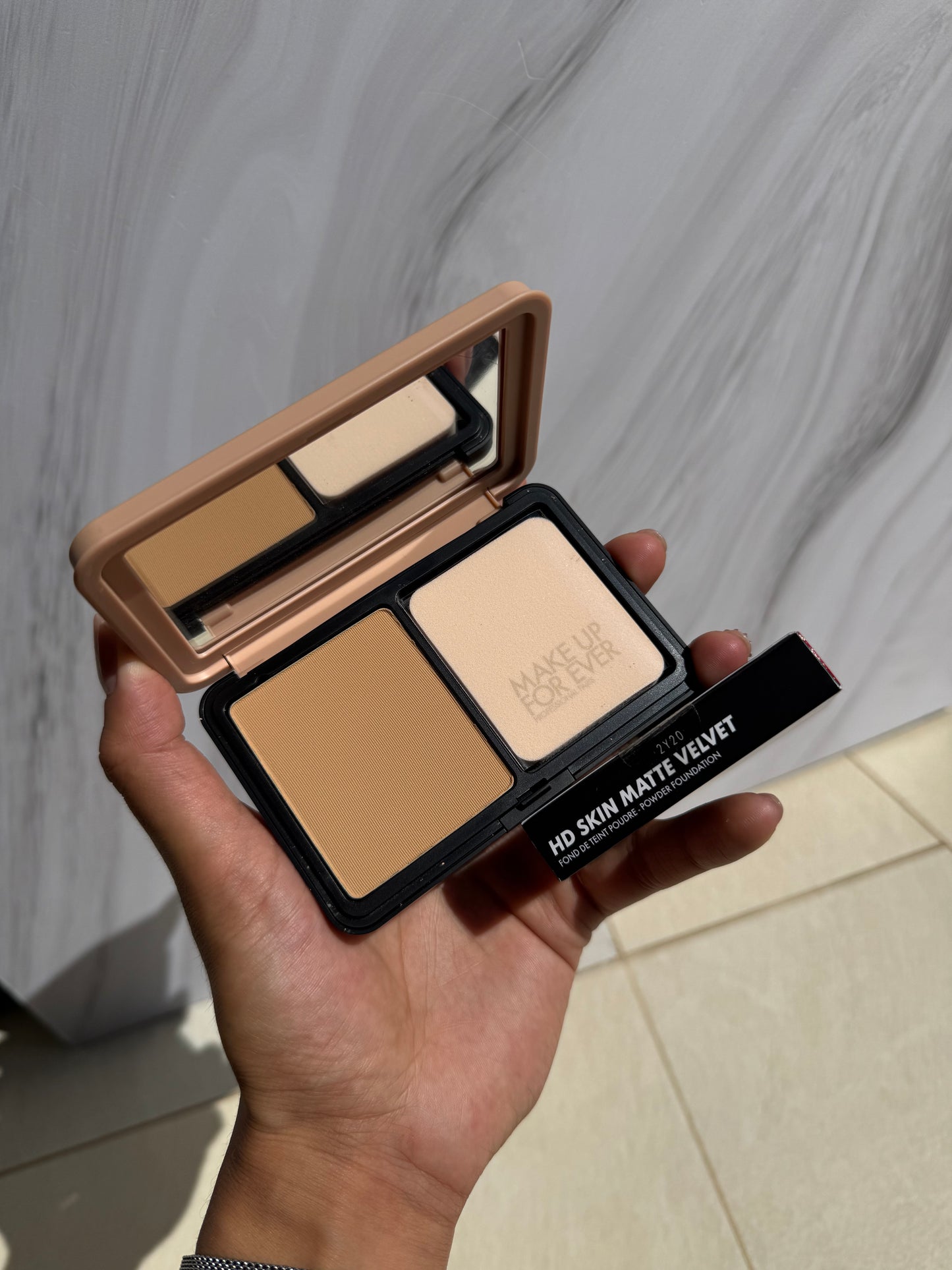 MAKE UP FOR EVER HD Skin Matte Velvet Blurring Powder Foundation