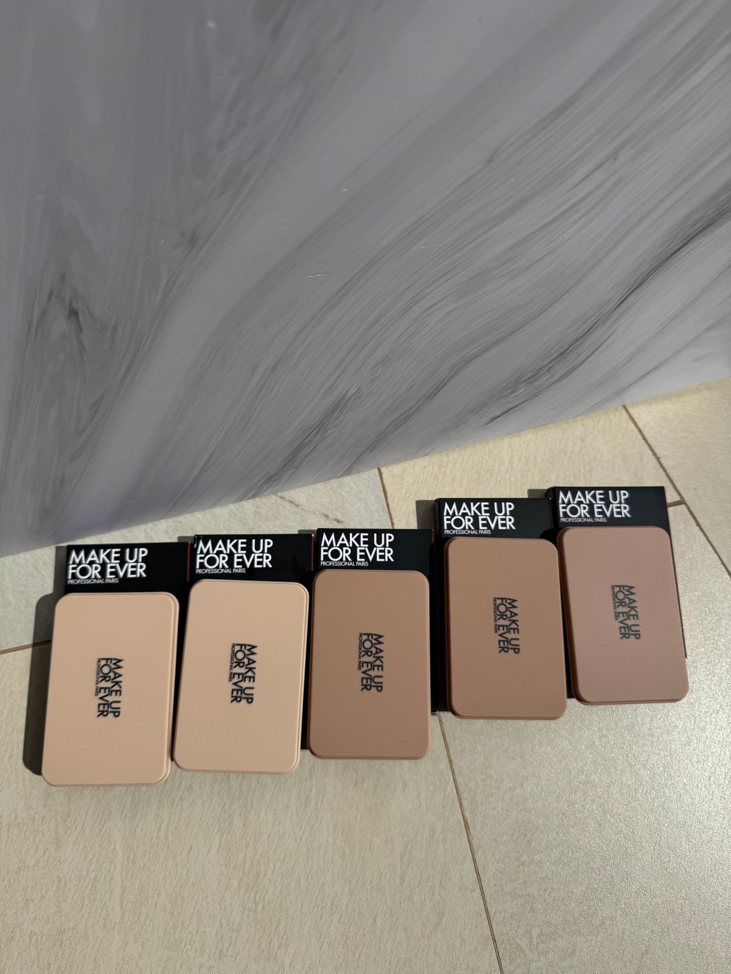 MAKE UP FOR EVER HD Skin Matte Velvet Blurring Powder Foundation