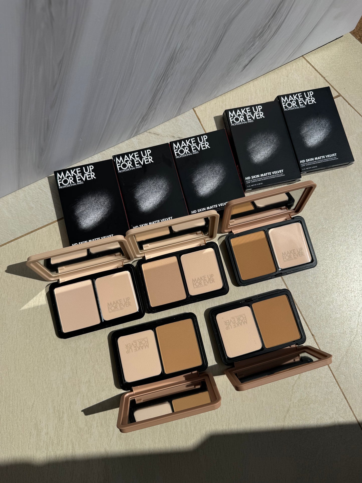 MAKE UP FOR EVER HD Skin Matte Velvet Blurring Powder Foundation