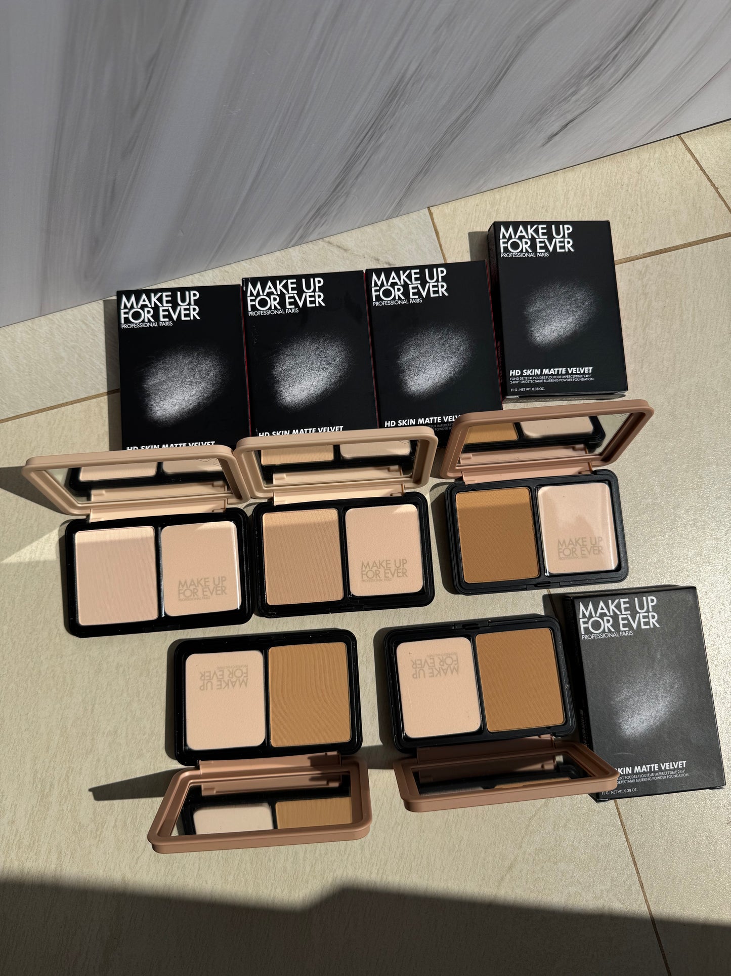 MAKE UP FOR EVER HD Skin Matte Velvet Blurring Powder Foundation