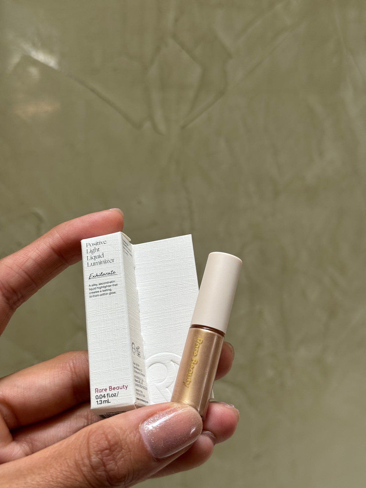 Mini Positive Light Liquid Luminizer Rare Beauty Tono- Exhilarate 1.3ml