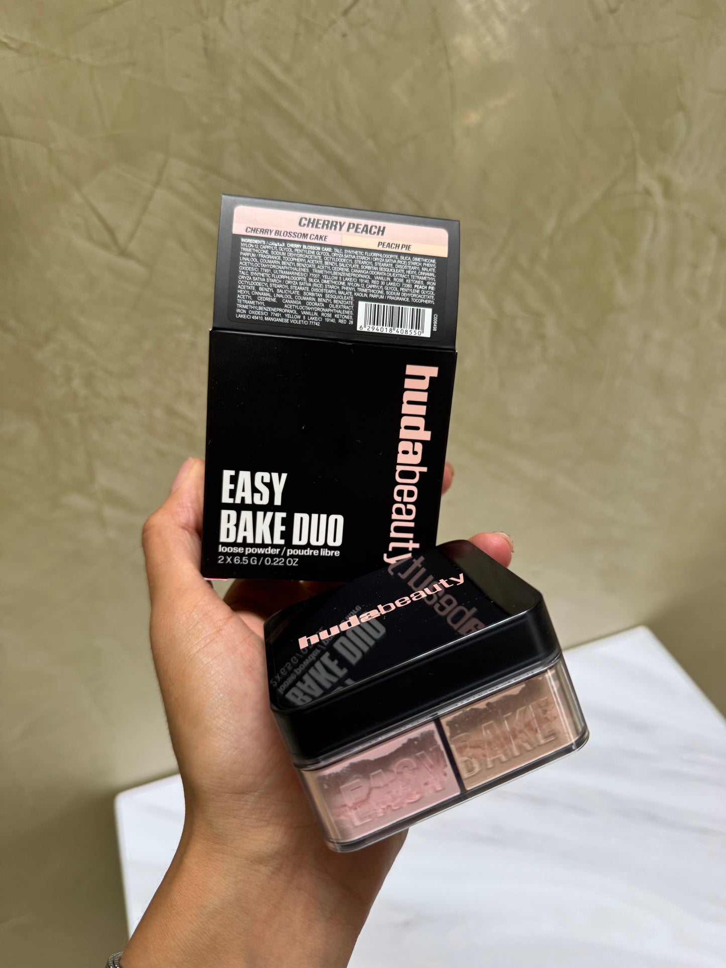 HUDA BEAUTY Easy Bake Loose Powder Brightening + Correcting Duo Tonos- Cherry Blossom Cake- Peach Pie