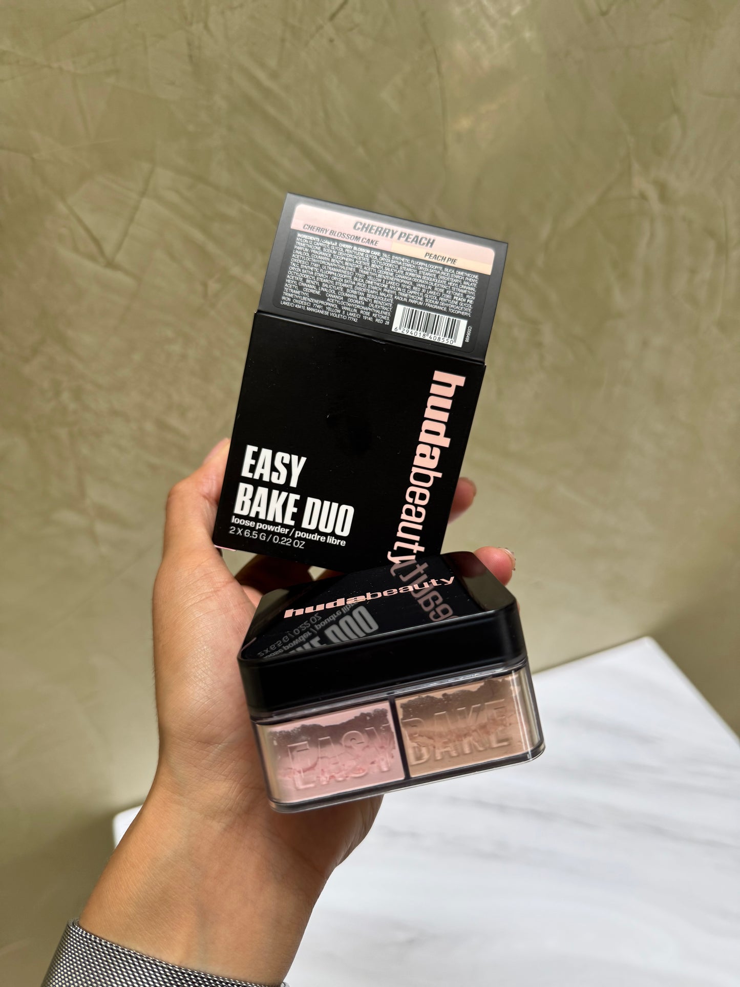 HUDA BEAUTY Easy Bake Loose Powder Brightening + Correcting Duo Tonos- Cherry Blossom Cake- Peach Pie