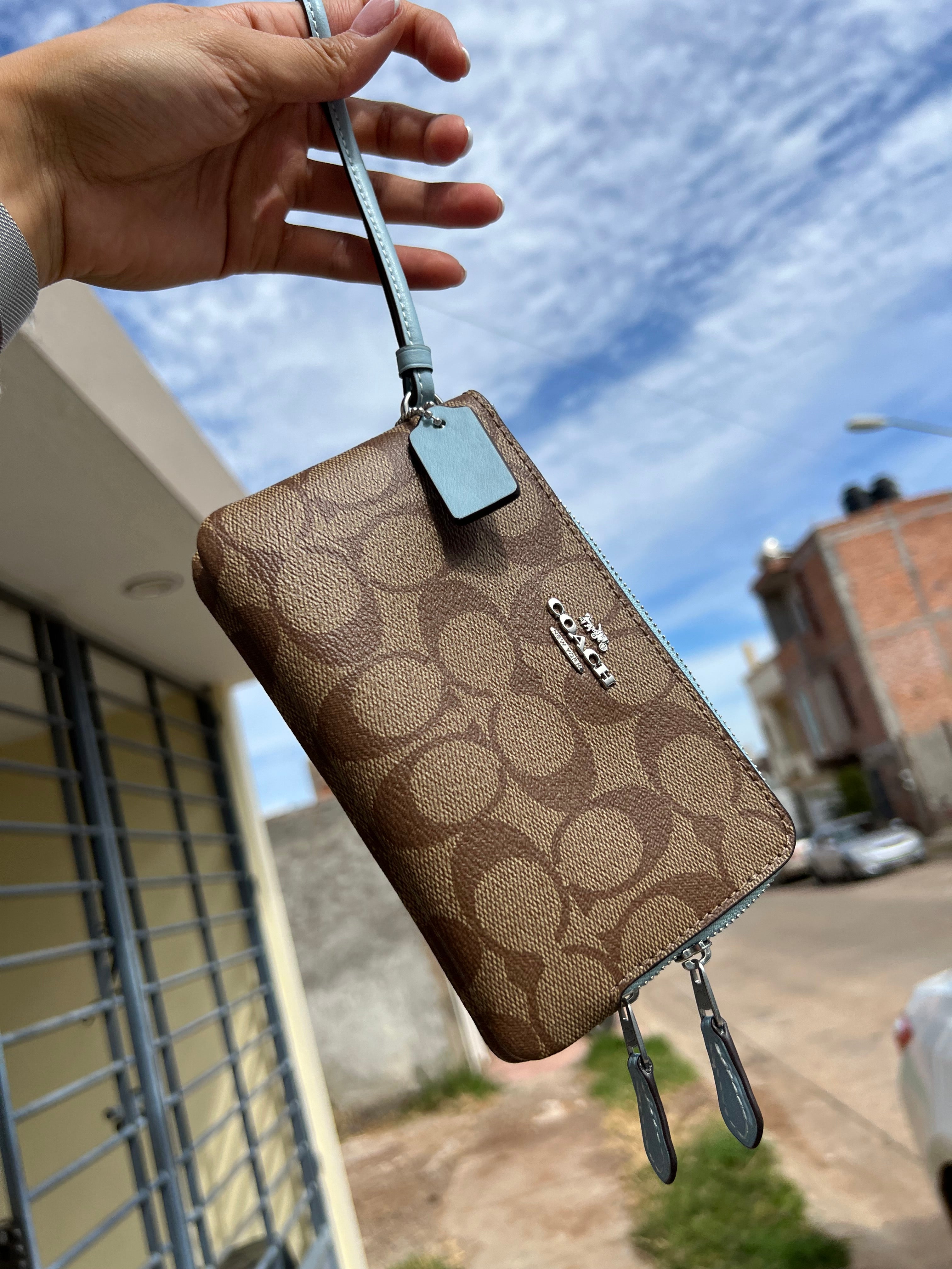 Cartera Coach doble cierre NF Cosmetics