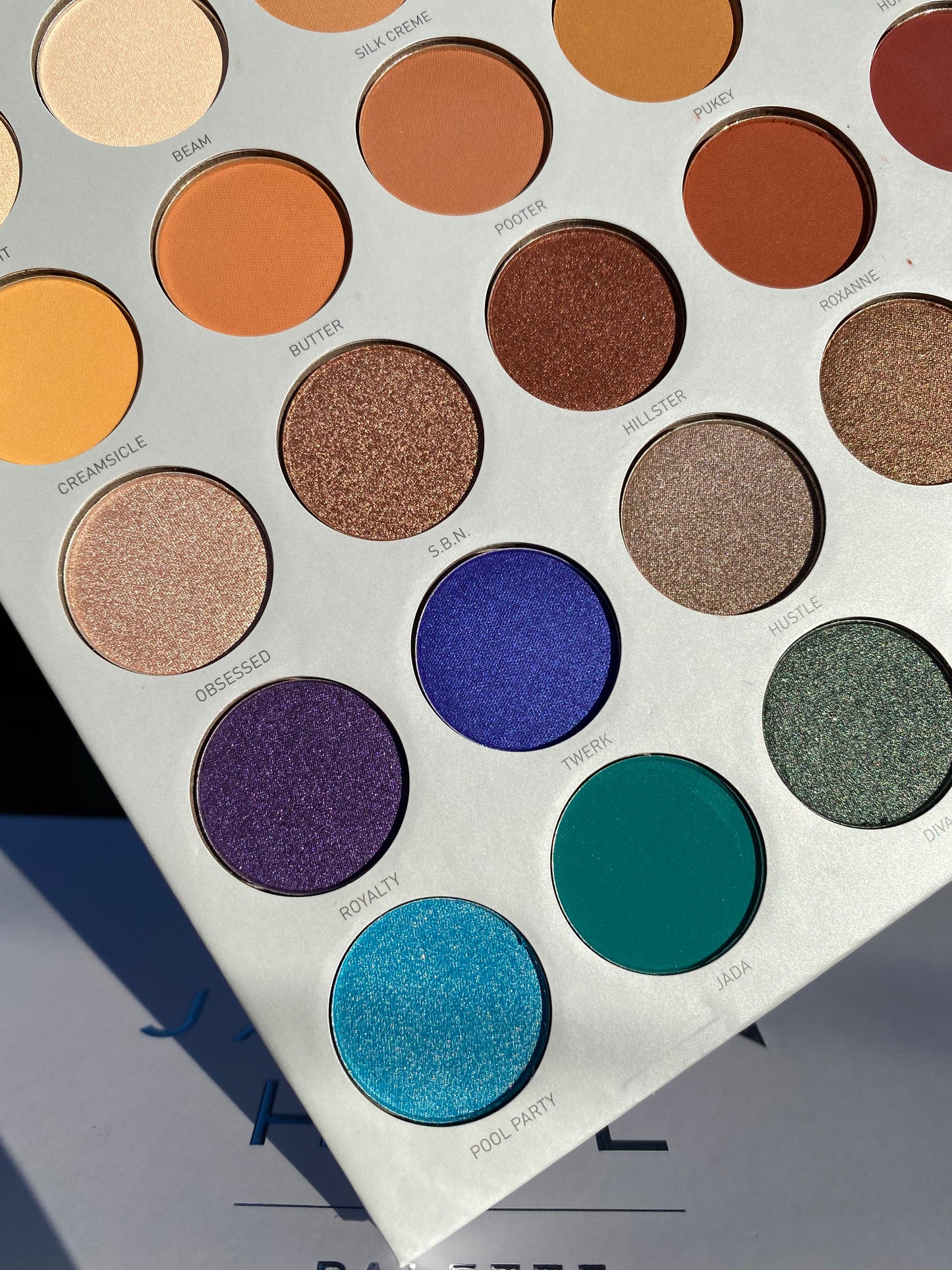 Jaclyn Hill vol 1 palette