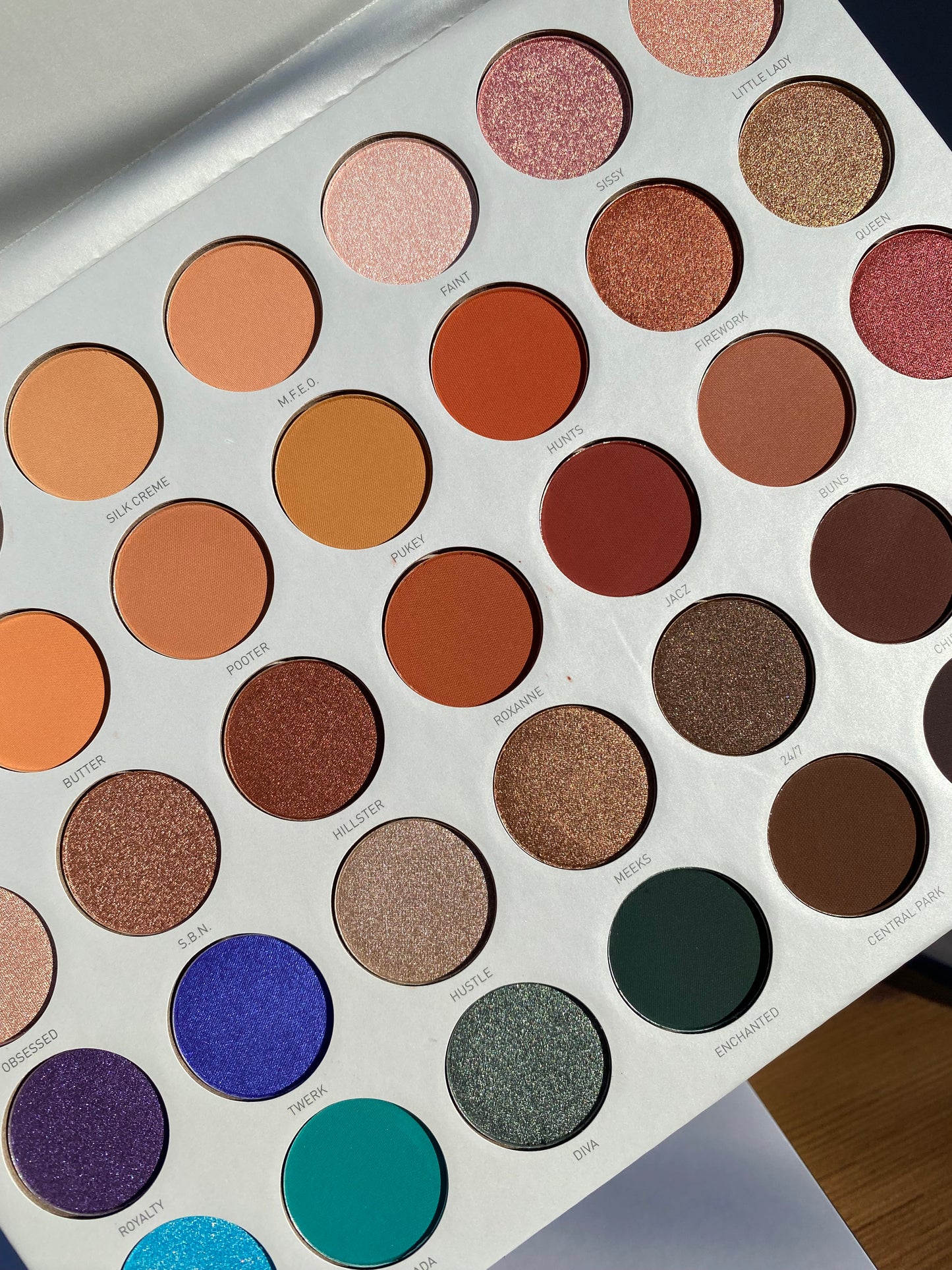 Jaclyn Hill vol 1 palette